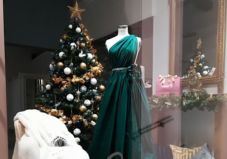 a beautiful wondow display